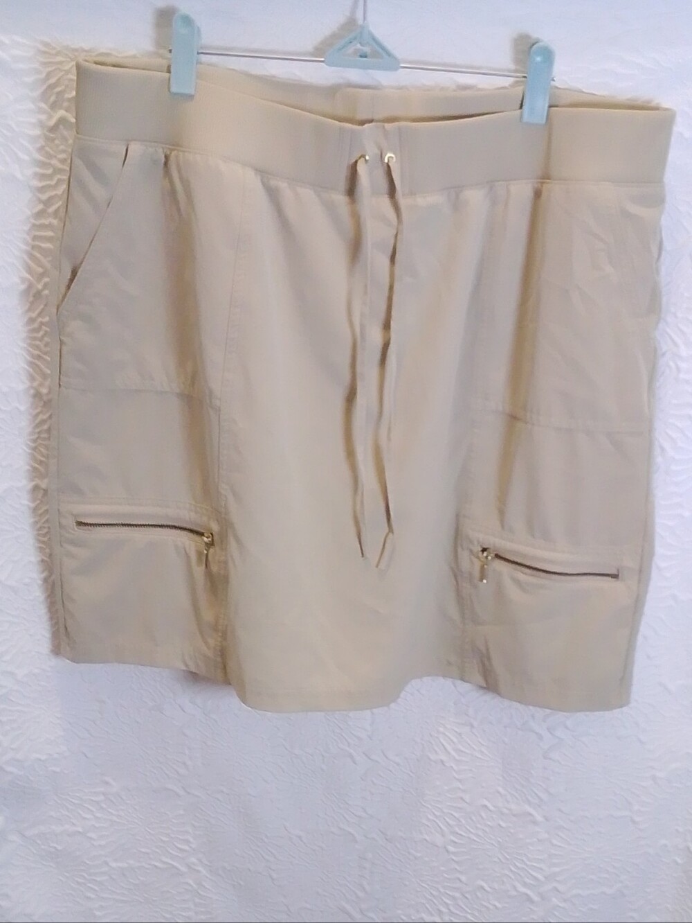 Chicos Zenergy Skort Womens 3 XL 16 18 Beige Golf Cargo Stretch Athletic